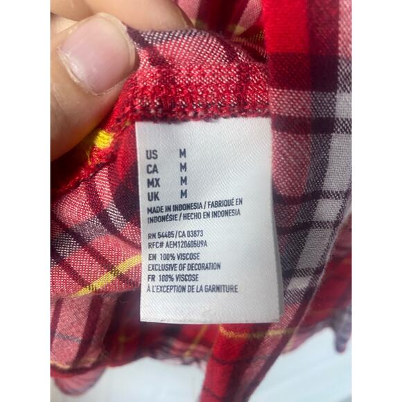 Red American Eagle boyfriend fit lightweight size Medium Flannel - Picture 6 of 9